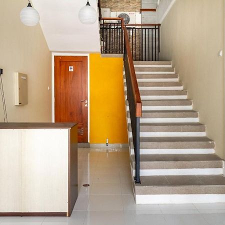 Reddoorz Syariah @ Kebraon Hotel Surabaia Exterior foto