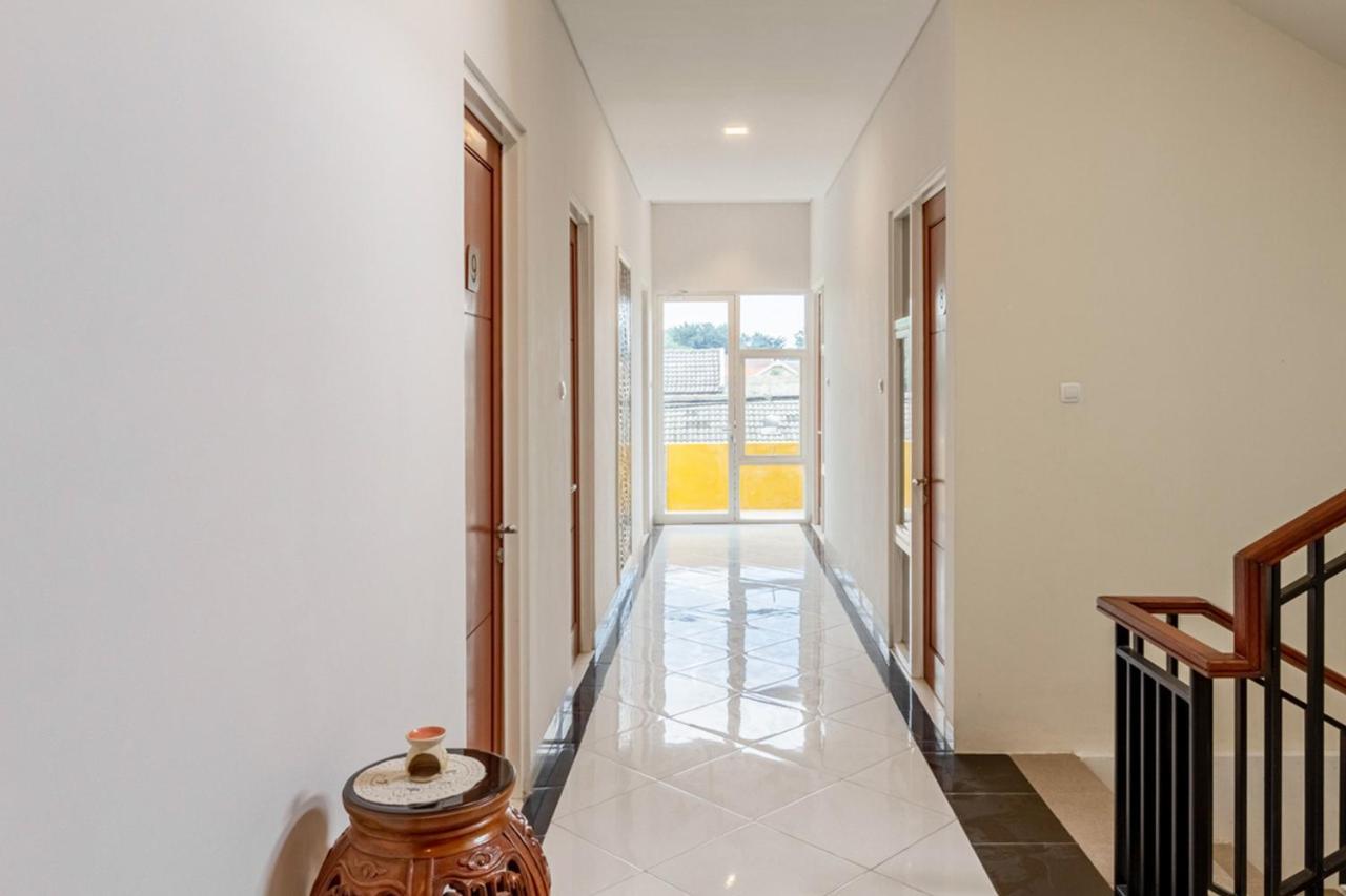 Reddoorz Syariah @ Kebraon Hotel Surabaia Exterior foto
