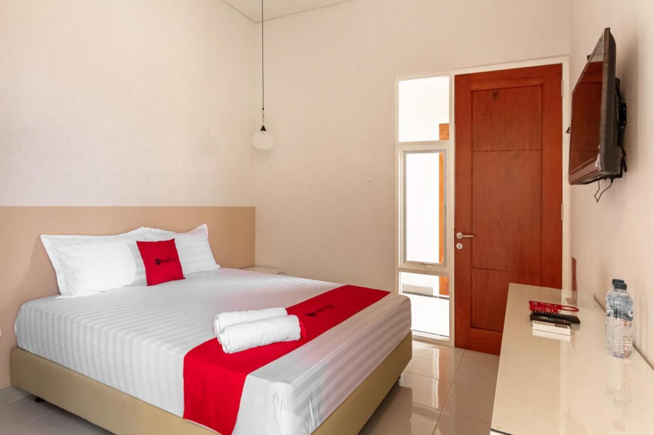 Reddoorz Syariah @ Kebraon Hotel Surabaia Exterior foto