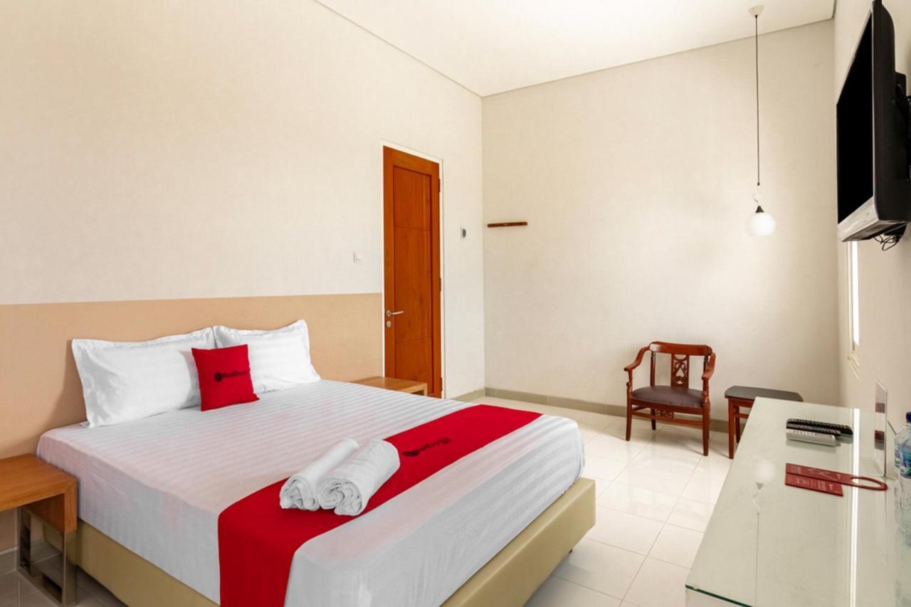 Reddoorz Syariah @ Kebraon Hotel Surabaia Exterior foto