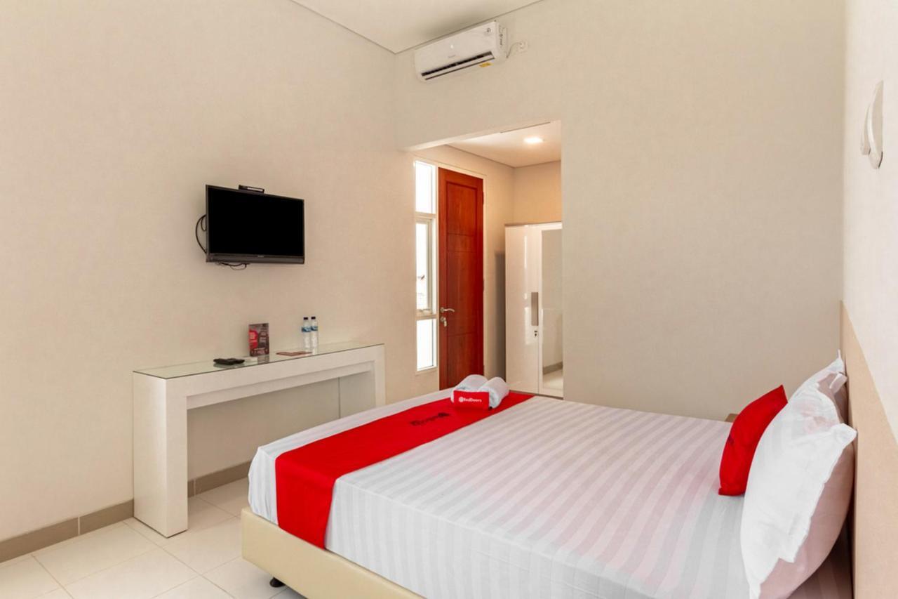 Reddoorz Syariah @ Kebraon Hotel Surabaia Exterior foto